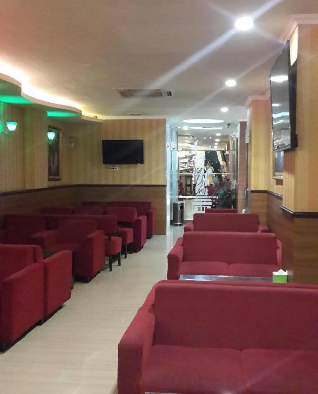 California Hotel Jakarta Exterior foto